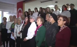 60 yaş üstü öğrenciler karnelerini aldı