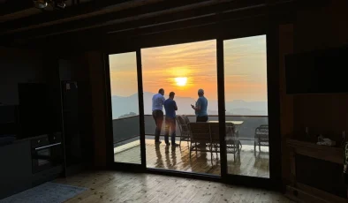 Rizeli Cihat Çelik, 12 Metrelik Demir Direk Üzerine Ev Kurdu