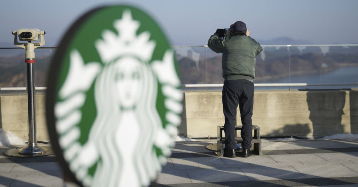 Güney Kore’de, Kuzey sınırında Starbucks açıldı: Latte içerken dürbünlerle Kuzey izlenebiliyor