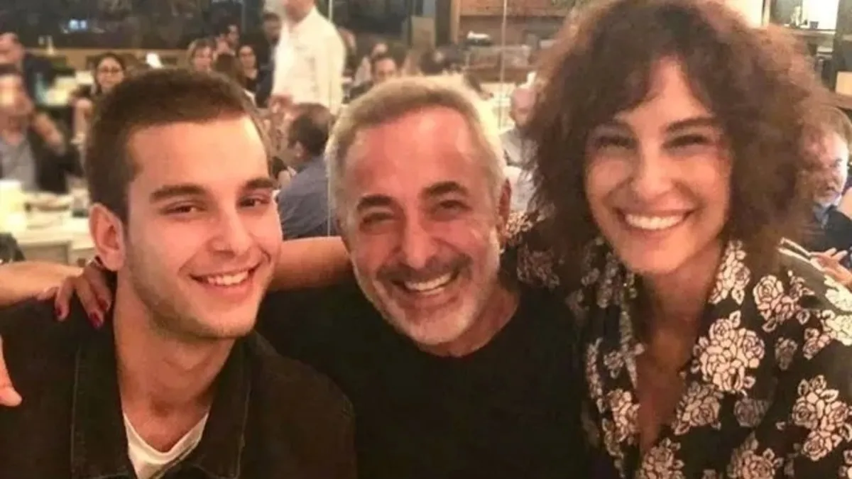 Mehmet Aslantuğ ile Arzum Onan’ın yakışıklı oğlu Can Aslantuğ yeni yaşına girdi! “24 sene önce bugün”