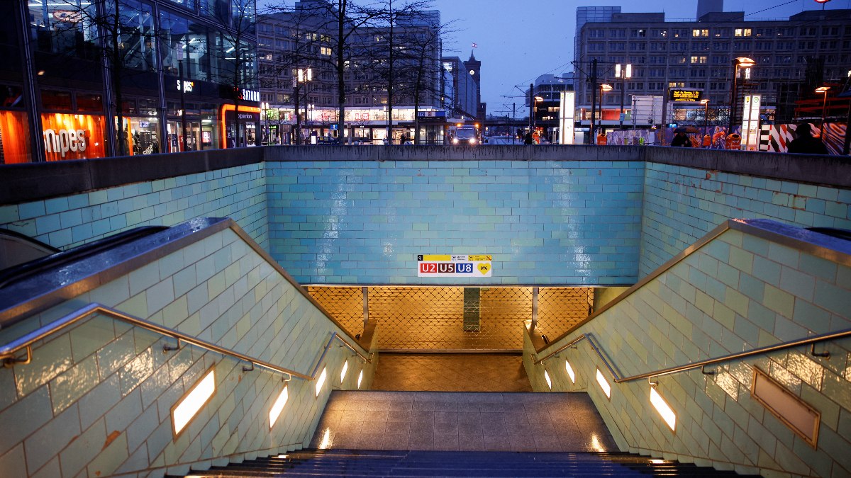 Almanya’da toplu ulaşım grevi: Trafik felç oldu