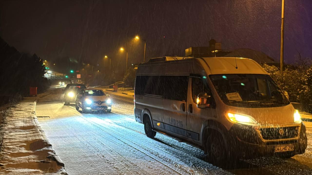 İstanbul’un yüksek kesimlerinde kar yağışı etkili oluyor