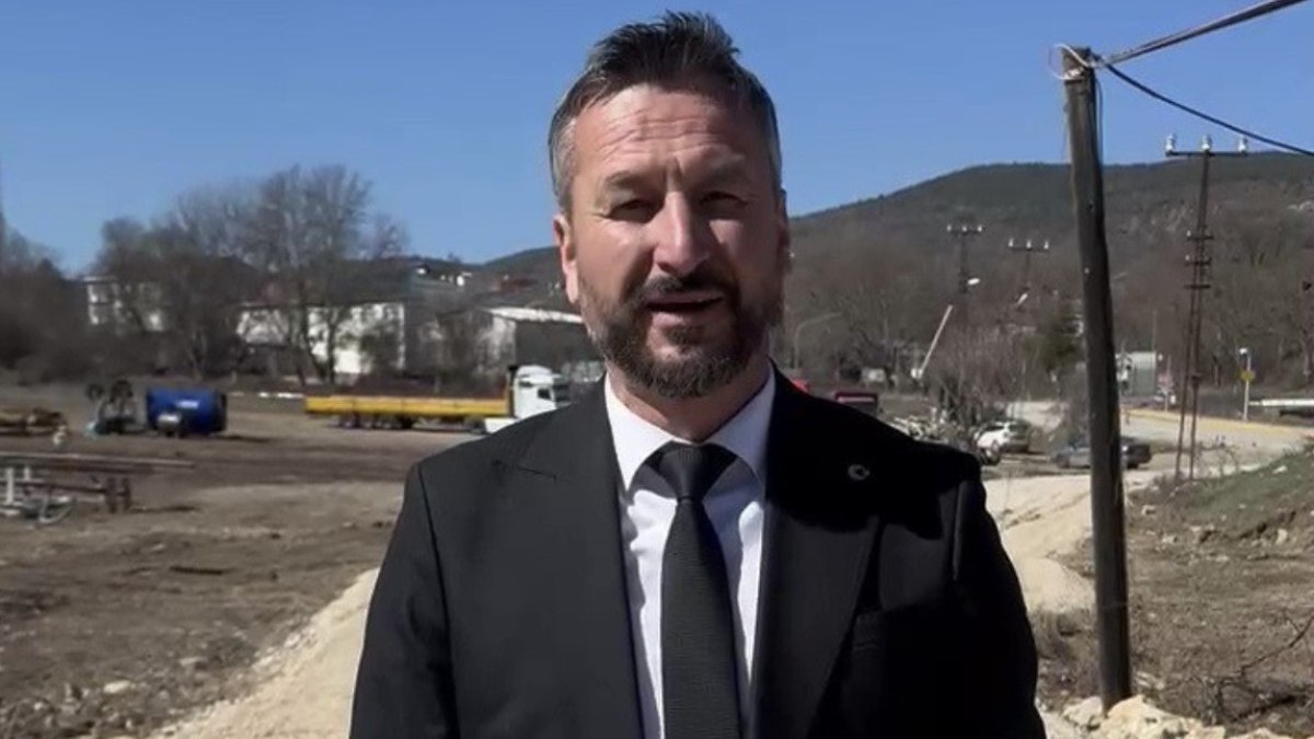 Karabük’te belediye başkanı yapımı tamamlanan köprüyü tek başına açtı