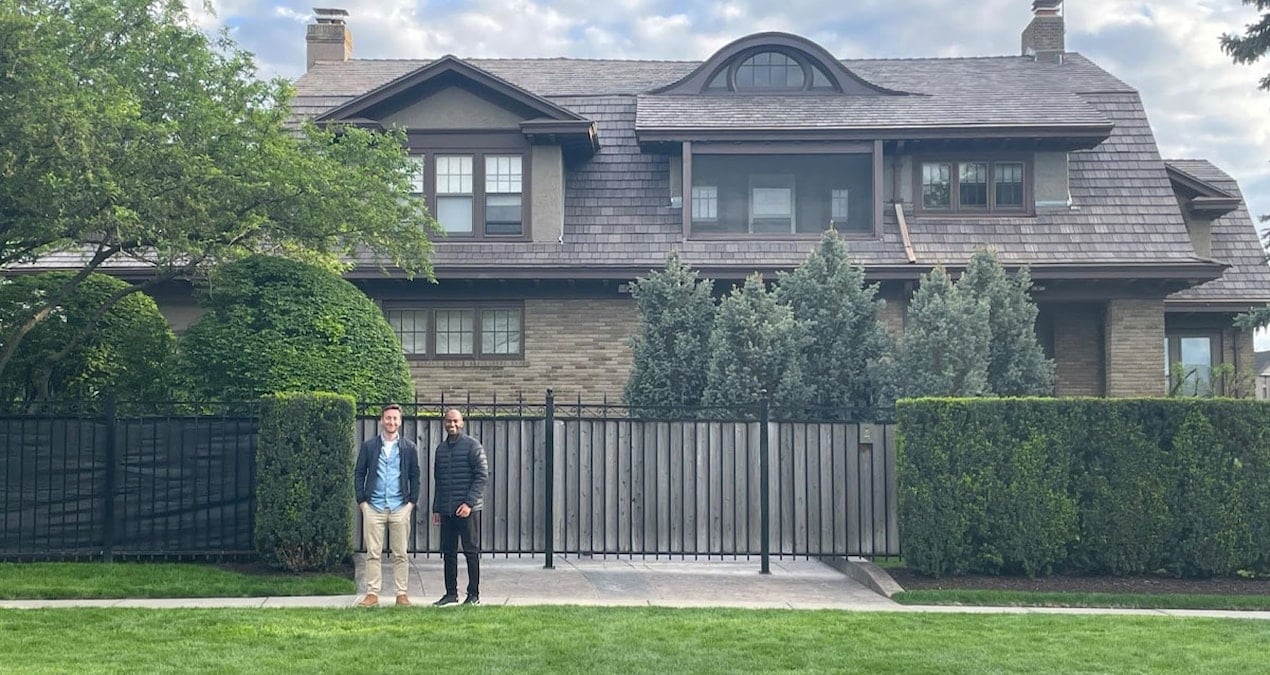 Dünyanın en zengin dördüncü insanı ama 1 milyon liralık evde yaşıyor